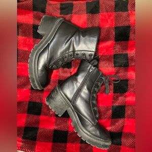 Universal Thread Sleek Black Moto Boots